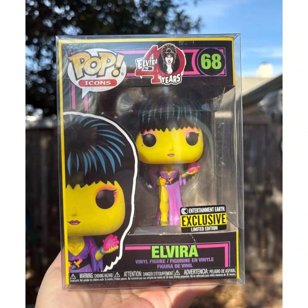 Elvira Blacklight Funko Pop Exclusive